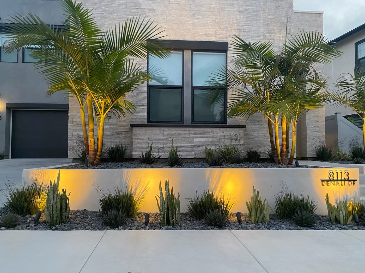 Estate patio and pool by Modern Yardz in Rancho Bernardo