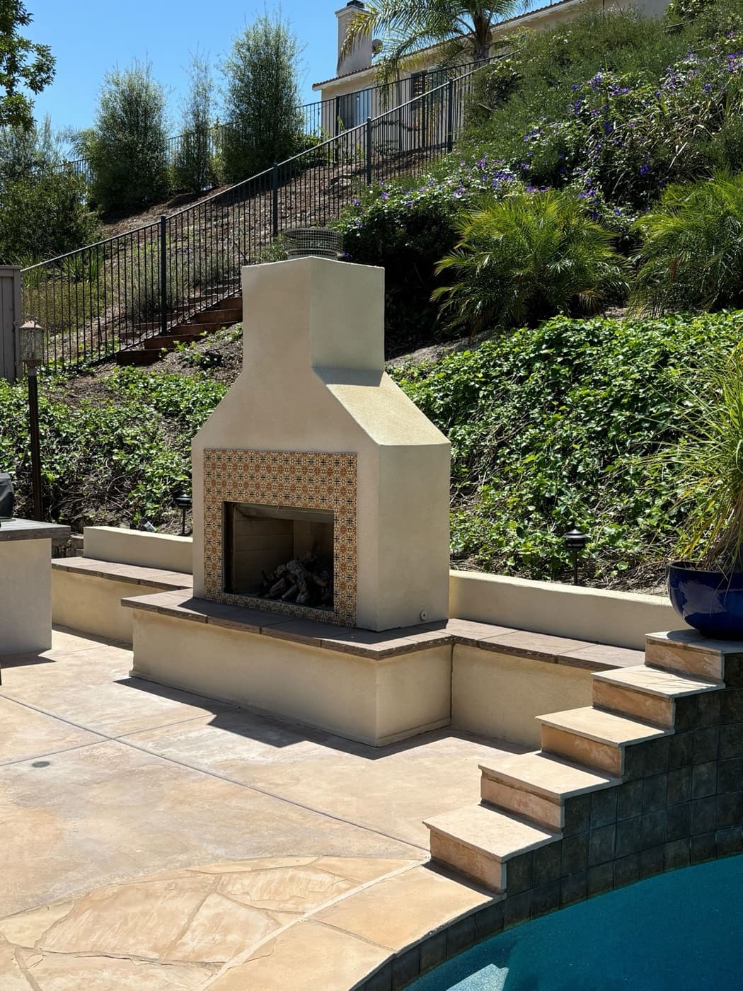 Pool with a raised spa by Modern Yardz in Scripps Ranch