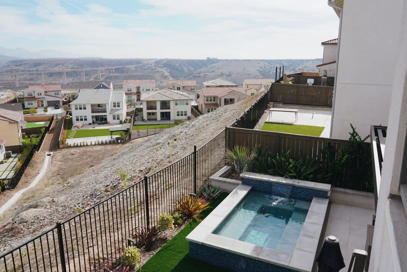 Spool and porcelain deck overlooking the Chula Vista valley by day